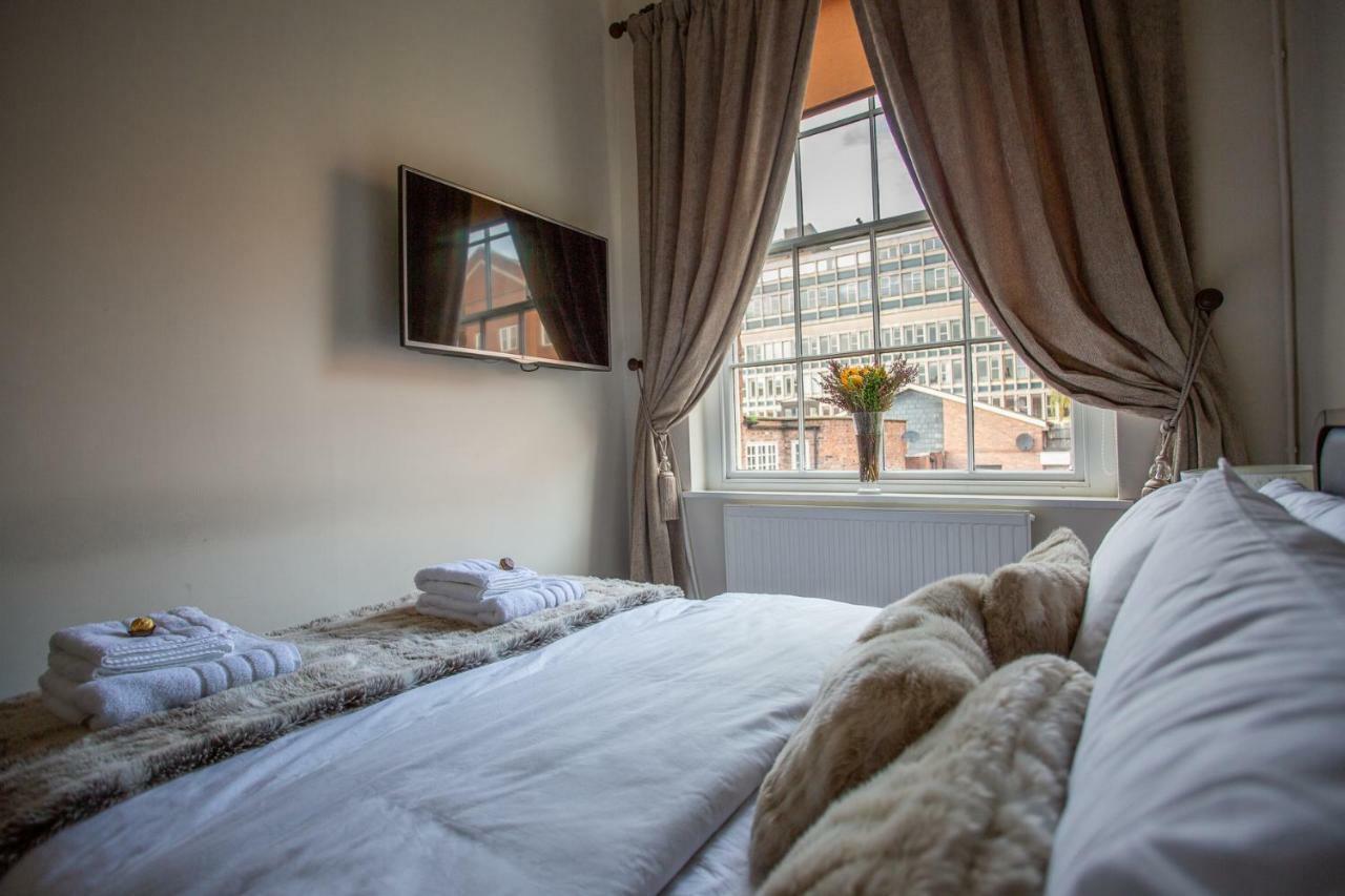 Most Central Luxury Apartment - Sleeps 4 & Free Parking! เชสเตอร์ ภายนอก รูปภาพ